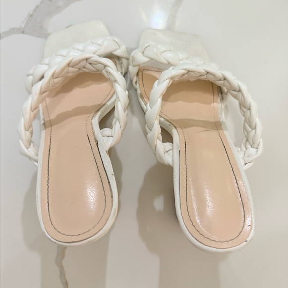 TOBI JustFab Chunky Braid Heel sandals 9/41 - Picture 3 of 3